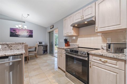 House in Palm Coast, Florida 3 bedrooms, 138.42 sq.m. № 1919656 - photo 15