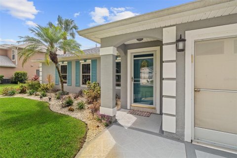 House in Palm Coast, Florida 3 bedrooms, 138.42 sq.m. № 1919656 - photo 2