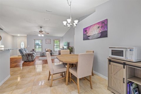 House in Palm Coast, Florida 3 bedrooms, 138.42 sq.m. № 1919656 - photo 11