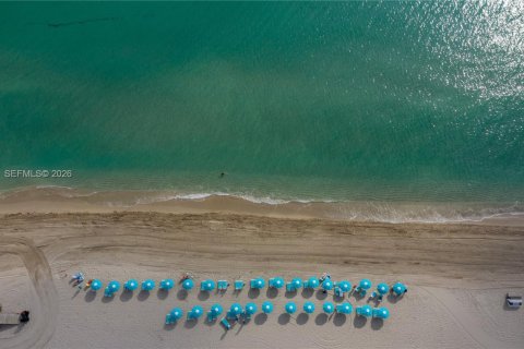 Снять в аренду кондоминиум в Холливуд, Флорида 1 спальня, 77.57м2, № 2066811 - фото 20