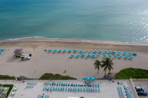 Снять в аренду кондоминиум в Холливуд, Флорида 1 спальня, 77.57м2, № 2066811 - фото 21