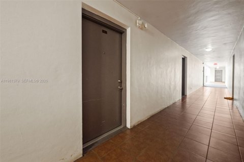 Copropriété à louer à Miami, Floride: 2 chambres, 102.38 m2 № 2043185 - photo 2