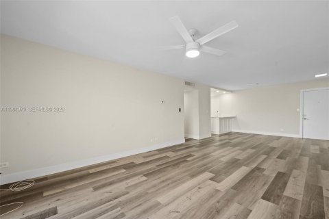 Copropriété à louer à Miami, Floride: 2 chambres, 102.38 m2 № 2043185 - photo 5
