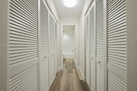 Copropriété à louer à Miami, Floride: 2 chambres, 102.38 m2 № 2043185 - photo 12