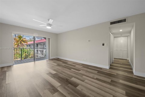 Copropriété à louer à Miami, Floride: 2 chambres, 102.38 m2 № 2043185 - photo 10