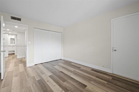 Copropriété à louer à Miami, Floride: 2 chambres, 102.38 m2 № 2043185 - photo 20