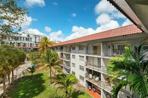 Condo in Miami, Florida, 2 bedrooms  № 2043185