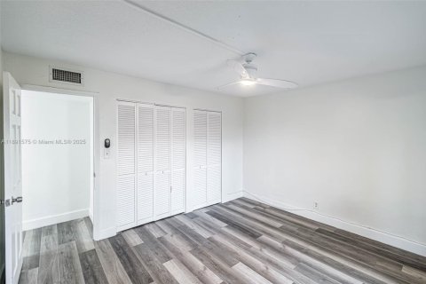 Apartamento en alquiler en Fort Lauderdale, Florida, 1 dormitorio, 57.6 m2 № 1943881 - foto 2