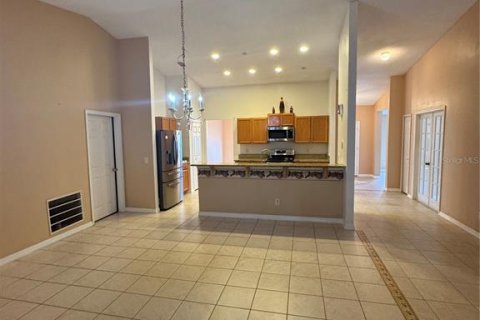 House in Winter Garden, Florida 4 bedrooms, 236.44 sq.m. № 2394358 - photo 9
