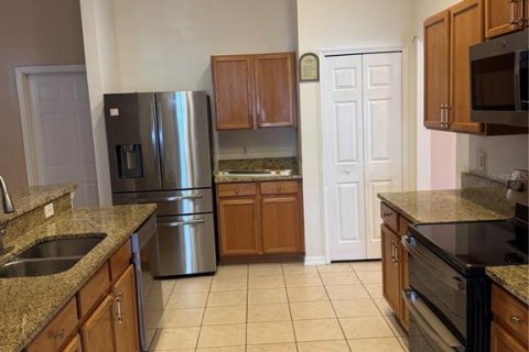 House in Winter Garden, Florida 4 bedrooms, 236.44 sq.m. № 2394358 - photo 7