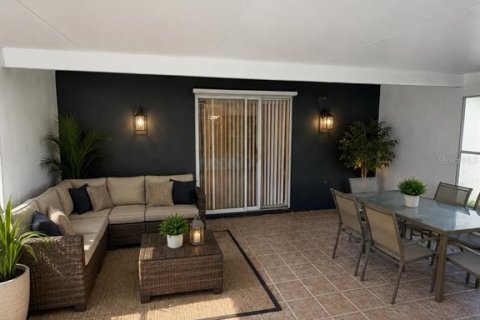 House in Winter Garden, Florida 4 bedrooms, 236.44 sq.m. № 2394358 - photo 15