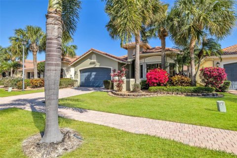 House in Boynton Beach, Florida 3 bedrooms, 178.28 sq.m. № 1701111 - photo 3