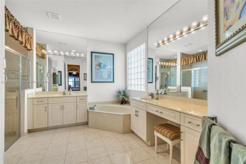House in Boynton Beach, Florida 3 bedrooms, 178.28 sq.m. № 1701111 - photo 25