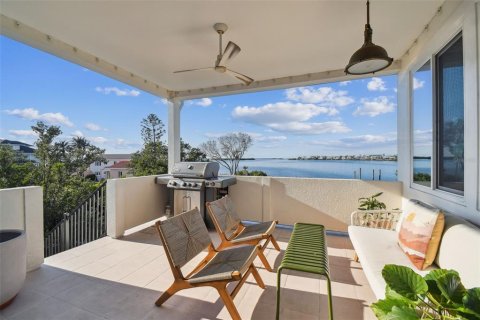 Casa en venta en Tarpon Springs, Florida, 4 dormitorios, 236.34 m2 № 1910262 - foto 10