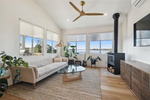 Casa en venta en Tarpon Springs, Florida, 4 dormitorios, 236.34 m2 № 1910262 - foto 11