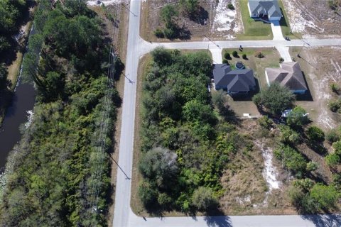 Terreno en venta en Lehigh Acres, Florida № 2161722 - foto 5