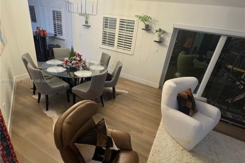 Купить виллу или дом в Пальметто-Бей, Флорида 4 спальни, 350.06м2, № 1991877 - фото 17