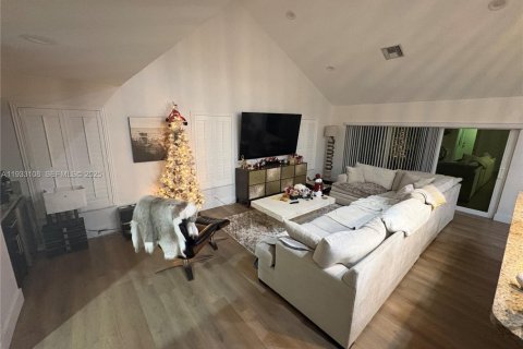 Купить виллу или дом в Пальметто-Бей, Флорида 4 спальни, 350.06м2, № 1991877 - фото 15