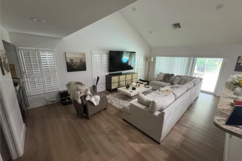 Купить виллу или дом в Пальметто-Бей, Флорида 4 спальни, 350.06м2, № 1991877 - фото 4