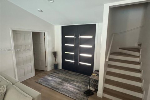 Купить виллу или дом в Пальметто-Бей, Флорида 4 спальни, 350.06м2, № 1991877 - фото 3