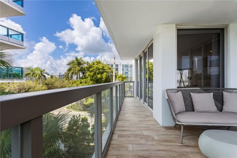 Купить кондоминиум в Бей-Харбор-Айлендс, Флорида 3 спальни, 121.24м2, № 2154357 - фото 6