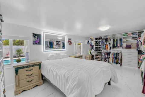 House in Miami, Florida 3 bedrooms, 165.55 sq.m. № 2021083 - photo 23