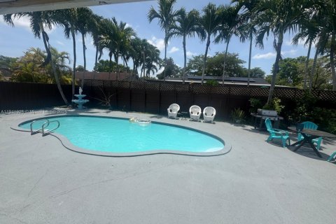 Купить виллу или дом в Майами, Флорида 4 спальни, 136.38м2, № 1967383 - фото 2