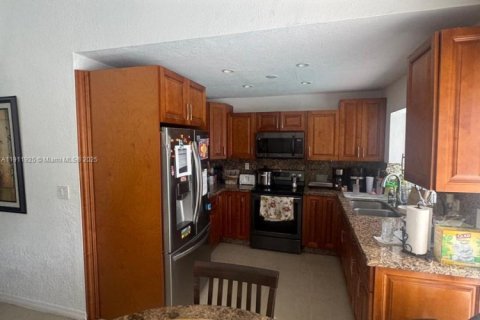 Купить виллу или дом в Майами, Флорида 4 спальни, 136.38м2, № 1967383 - фото 14