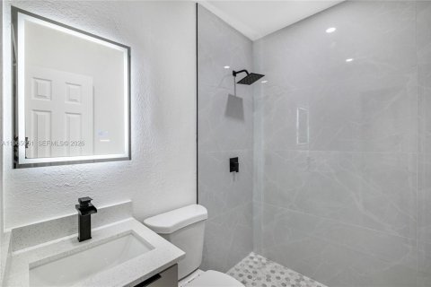 Commercial property in Miami, Florida 86.96 sq.m. № 2026894 - photo 6