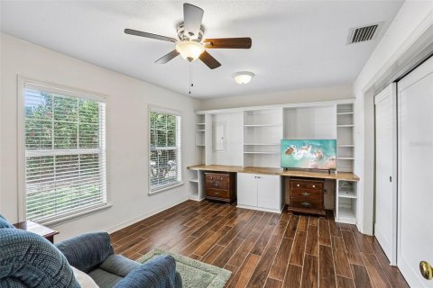 House in Palm Harbor, Florida 4 bedrooms, 311.59 sq.m. № 2304732 - photo 21