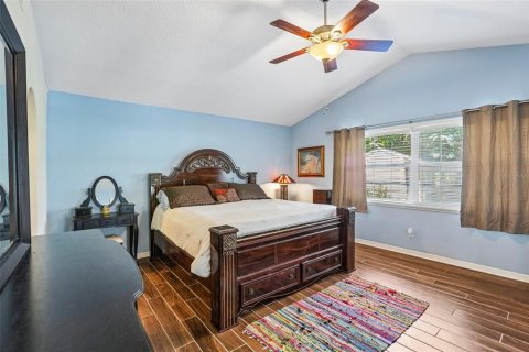 House in Palm Harbor, Florida 4 bedrooms, 311.59 sq.m. № 2304732 - photo 17