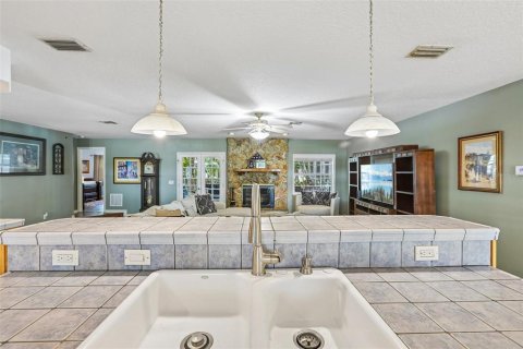 House in Palm Harbor, Florida 4 bedrooms, 311.59 sq.m. № 2304732 - photo 14