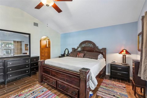 House in Palm Harbor, Florida 4 bedrooms, 311.59 sq.m. № 2304732 - photo 18