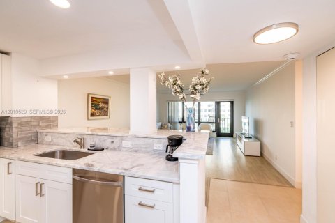 Copropriété à louer à Lauderdale-by-the-Sea, Floride: 1 chambre, 100.33 m2 № 2171046 - photo 17