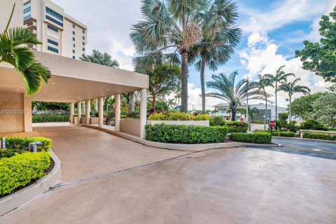 Copropriété à louer à Lauderdale-by-the-Sea, Floride: 1 chambre, 100.33 m2 № 2171046 - photo 4
