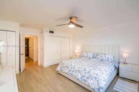 Copropriété à louer à Lauderdale-by-the-Sea, Floride: 1 chambre, 100.33 m2 № 2171046 - photo 18