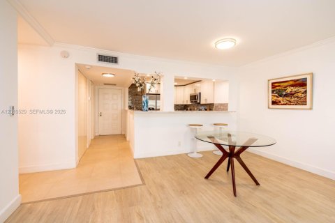 Copropriété à louer à Lauderdale-by-the-Sea, Floride: 1 chambre, 100.33 m2 № 2171046 - photo 10