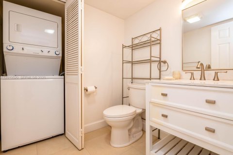 Copropriété à louer à Lauderdale-by-the-Sea, Floride: 1 chambre, 100.33 m2 № 2171046 - photo 25