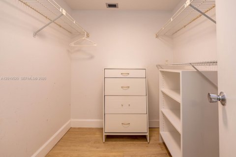 Copropriété à louer à Lauderdale-by-the-Sea, Floride: 1 chambre, 100.33 m2 № 2171046 - photo 24