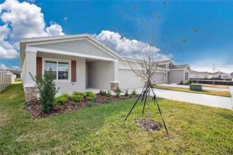 Villa ou maison à louer à Winter Haven, Floride: 4 chambres, 195.93 m2 № 2401036 - photo 2