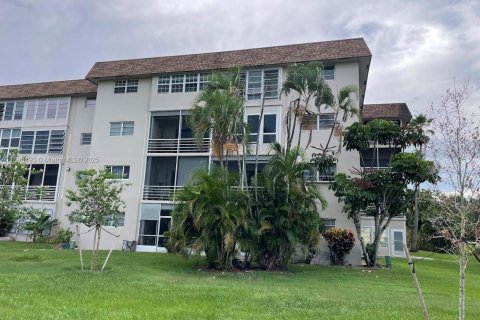 Снять в аренду кондоминиум в Дейви, Флорида 2 спальни, 88.16м2, № 1947024 - фото 2