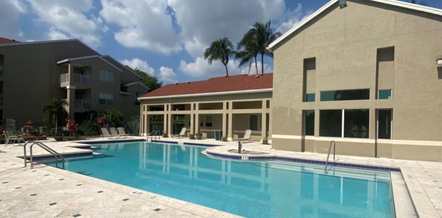 Condo in Delray Beach, Florida, 2 bedrooms  № 1075738