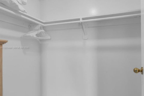 Снять в аренду кондоминиум в Норт-Майами-Бич, Флорида 1 спальня, 66.15м2, № 1991427 - фото 16