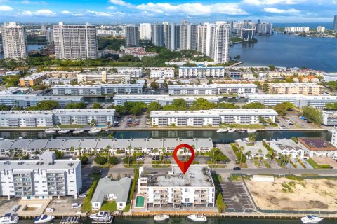 Снять в аренду кондоминиум в Норт-Майами-Бич, Флорида 1 спальня, 66.15м2, № 1991427 - фото 28