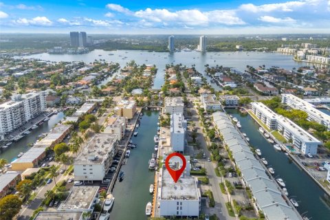 Снять в аренду кондоминиум в Норт-Майами-Бич, Флорида 1 спальня, 66.15м2, № 1991427 - фото 30