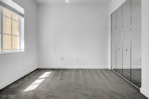 Townhouse in Fort Lauderdale, Florida 3 bedrooms, 183.67 sq.m. № 1938802 - photo 25