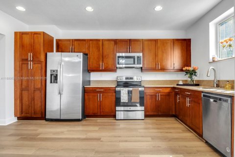 Townhouse in Fort Lauderdale, Florida 3 bedrooms, 183.67 sq.m. № 1938802 - photo 10