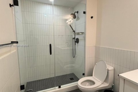 Снять в аренду квартиру в Корал-Гейблс, Флорида 2 спальни, 100.71м2, № 2079367 - фото 19