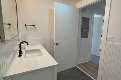 Снять в аренду квартиру в Корал-Гейблс, Флорида 2 спальни, 100.71м2, № 2079367 - фото 20