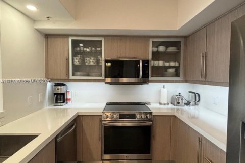 Снять в аренду квартиру в Корал-Гейблс, Флорида 2 спальни, 100.71м2, № 2079367 - фото 13